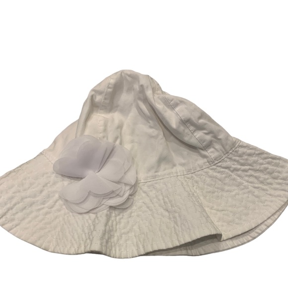 Carters. Toddler girl white bucket hat. EUC. Size 2-4T. - Picture 2 of 3